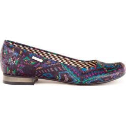 Kolorowe balerinki na obcasie - skóra naturalna - model 008 – motyw aztecki. Szare baleriny damskie Zapato, bez wzorów, ze skóry, eleganckie, na niskim obcasie, na obcasie. W wyprzedaży za 173,40 zł.