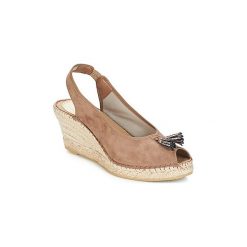 Espadryle André JUANITA. Szare espadryle damskie marki Andre, bez wzorów, bez obcasa. Za 311,20 zł.