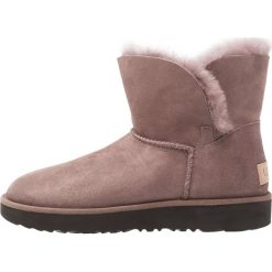 UGG CLASSIC CUFF MINI Botki stormy grey. Szare botki damskie marki Peter Kaiser, z materiału. Za 779,00 zł.