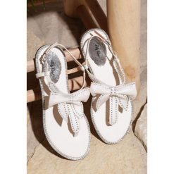 Białe Sandały Set Me On. Białe sandały damskie Renee, w paski, z paskami. Za 49,99 zł.