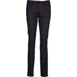 Dżinsy "Shakira" - Skinny fit - w kolorze czarnym. Czarne jeansy damskie BRAX. W wyprzedaży za 189,95 zł.