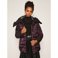 Kurtka puchowa Desigual Letters 20WWEWAJ. Czarne kurtki damskie Desigual, l, bez wzorów, z puchu, bez kaptura. Za 799,00 zł.