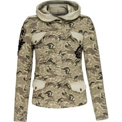 Kurtka AERONAUTICA MILITARE. Zielone kurtki damskie Aeronautica Militare, z aplikacjami, militarne, z kapturem. W wyprzedaży za 522,00 zł.