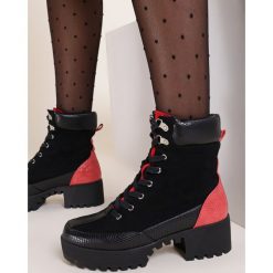 Czarno-Czerwone Botki Neriralei. Czarne workery damskie Renee, bez obcasa, bez zapięcia. Za 159,99 zł.