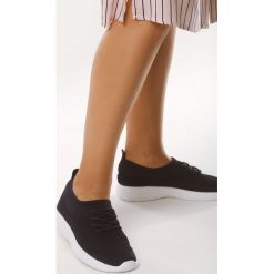 Granatowe Buty Sportowe Authorizing. Buty sportowe damskie Born2be. Za 29,99 zł.