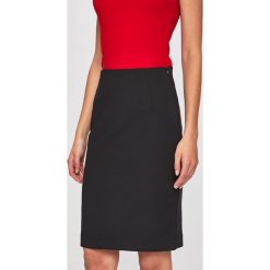 Answear - Spódnica. Czarne spódniczki damskie ANSWEAR, do pracy, s, bez wzorów, z elastanu, biznesowe, z podwyższonym stanem, mini, ołówkowe. W wyprzedaży za 44,90 zł.