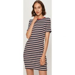 Tommy Jeans - Sukienka. Różowe sukienki damskie Tommy Jeans, na co dzień, s, bez wzorów, z elastanu, casualowe, z okrągłym kołnierzem, z krótkim rękawem, krótkie, mini, proste. Za 399,90 zł.