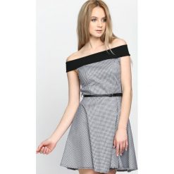 Czarna Sukienka Look At It. Czarne sukienki hiszpanki Born2be, na lato, l, mini. Za 79,99 zł.