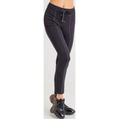 LEGGINSY liu jo sport. Spodnie damskie Liu Jo Sport, l, z jeansu. W wyprzedaży za 295,20 zł.