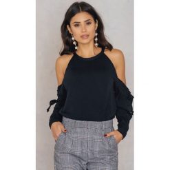 Bluzy rozpinane damskie: Boohoo Bluza cold shoulder z falbanką - Black