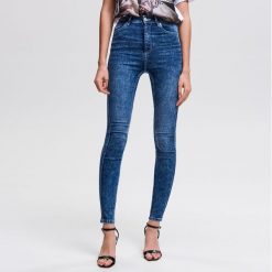 Jeansy super skinny - Niebieski. Niebieskie jeansy damskie Reserved. Za 79,99 zł.