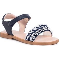 Sandały GEOX - J S.Karly G. G J9235G 05411 C4002 S Navy. Niebieskie sandały dziewczęce Geox, ze skóry ekologicznej, bez zapięcia. Za 219,00 zł.