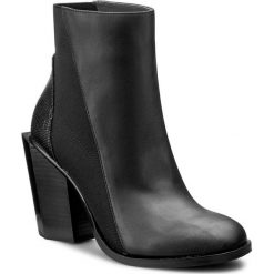 Botki UNITED NUDE - Tetra Hi 10162011646 Black. Czarne botki damskie na obcasie marki United Nude, z materiału. W wyprzedaży za 569,00 zł.
