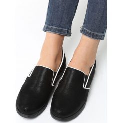 Czarne Slip On Compulsory. Brązowe trampki damskie slip on marki Born2be, z materiału, na obcasie. Za 49,99 zł.