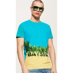 T-shirty męskie: T-shirt z wakacyjnym motywem – Wielobarwn