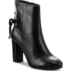 Botki KARINO - 2279/076 Czarny. Fioletowe botki damskie na obcasie marki Karino, ze skóry. W wyprzedaży za 209,00 zł.