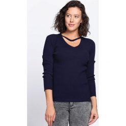 Granatowy Sweter Untainted and Safe. Czarne swetry klasyczne damskie marki Mohito, l, z chokerem. Za 54,99 zł.