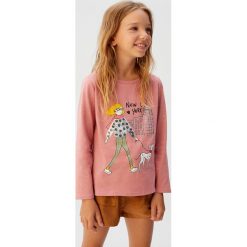 Mango Kids - Longsleeve dziecięcy Tourist 110-164 cm. Różowe bluzki dziewczęce Mango Kids, z nadrukiem, z bawełny, z okrągłym kołnierzem, z krótkim rękawem, krótkie, bez kaptura. Za 49,90 zł.