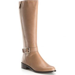 Buty damskie. Kozaki damskie Wittchen, ze skóry, eleganckie, bez obcasa, bez zapięcia. W wyprzedaży za 429,90 zł.