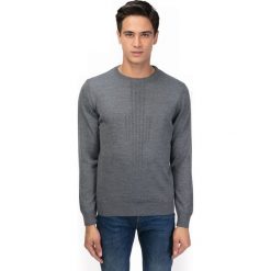 Sweter w kolorze szarym. Szare swetry męskie GALVANNI, xl, bez wzorów, z wełny, z okrągłym kołnierzem, bez kaptura. W wyprzedaży za 249,95 zł.