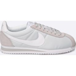 Nike Sportswear - Buty Classic Cortez Nylon. Zielone buty sportowe damskie Nike Sportswear, z nylonu. W wyprzedaży za 259,90 zł.
