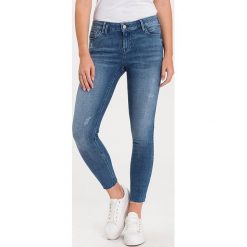 Dżinsy "Giselle - Super Skinny fit - w kolorze niebieskim. Niebieskie jeansy damskie Cross Jeans. W wyprzedaży za 99,95 zł.