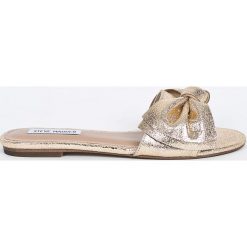 Steve Madden - Klapki Truesdale. Żółte klapki damskie Steve Madden, bez wzorów, ze skóry, bez obcasa. W wyprzedaży za 269,90 zł.