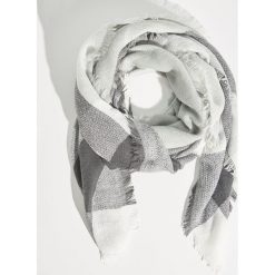 Szalik - Niebieski. Niebieskie szaliki damskie marki Sinsay. Za 24,99 zł.