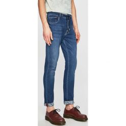 Desigual - Jeansy. Niebieskie jeansy męskie Desigual, z aplikacjami. W wyprzedaży za 239,90 zł.