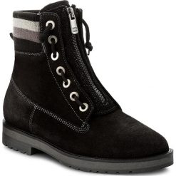 Botki TOMMY HILFIGER - West 9B FW0FW01534 Black 990. Czarne botki damskie na zamek marki TOMMY HILFIGER, z materiału, eleganckie, na sznurówki. W wyprzedaży za 379,00 zł.