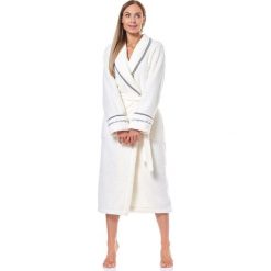 L&L Szlafrok damski 9141 cream, kremowy, 170L. Białe szlafroki damskie L&L, l, bez wzorów, z poliesteru, bez rękawów, bez kaptura. W wyprzedaży za 184,00 zł.