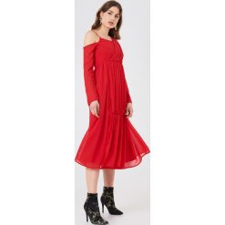 Sukienki: NA-KD Boho Asymetryczna sukienka – Red