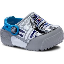 Klapki CROCS - Funlab Lights 204135 Ocean/Light Grey. Szare sandały chłopięce marki Crocs, z tworzywa sztucznego, bez zapięcia. W wyprzedaży za 169,00 zł.