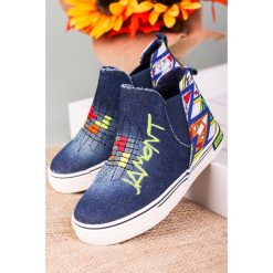 Niebieskie trampki z haftem casu 20w11/db. Niebieskie trampki dziewczęce Casu, z haftami, bez zapięcia. Za 49,99 zł.