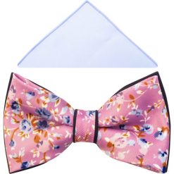 Różowa mucha w niebieskie kwiatki A295. Różowe muszki męskie Modini Moda Męska, na co dzień, w kwiaty, z poliesteru, eleganckie. W wyprzedaży za 49,50 zł.