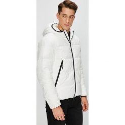 Pepe Jeans - Kurtka puchowa Rag. Białe płaszcze męskie Pepe Jeans, m, z elastanu, krótkie, z kapturem. W wyprzedaży za 499,90 zł.