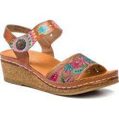 Sandały LAURA VITA - Facscineo 02 JD5187-2 Camel. Pomarańczowe klapki damskie LAURA VITA, bez wzorów, ze skóry, bez obcasa, na obcasie. W wyprzedaży za 279,00 zł.