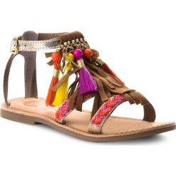 Sandały GIOSEPPO - Dima 31863-36 Camel. Brązowe sandały dziewczęce Gioseppo, ze skóry, bez zapięcia. W wyprzedaży za 169,00 zł.