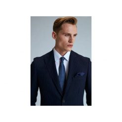Garnitur Pretoria 2. Czarne garnitury Guns&tuxedos, w prążki. Za 499,99 zł.