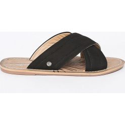 Pepe Jeans - Klapki. Czarne klapki damskie Pepe Jeans, bez wzorów, z jeansu, bez obcasa, na obcasie. W wyprzedaży za 129,90 zł.