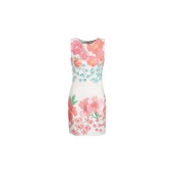 Sukienki krótkie Desigual YAQUEL. Białe sukienki damskie Desigual, s, bez wzorów, bez kołnierzyka, z krótkim rękawem, krótkie, mini. Za 349,00 zł.