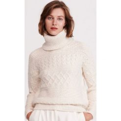 Sweter z golfem - Kremowy. Białe swetry damskie Reserved, s, bez wzorów, bez rękawów. Za 139,99 zł.