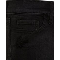 Abercrombie & Fitch CORE MIDI Szorty jeansowe washed black. Czarne szorty damskie Abercrombie & Fitch, z elastanu. Za 129,00 zł.