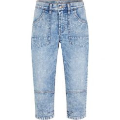Dżinsy rybaczki bonprix jasnoniebieski. Niebieskie jeansy damskie bonprix. Za 99,99 zł.