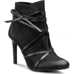 Botki CARINII - B3696 360-E50-PSK-A92. Czarne buty zimowe damskie marki Carinii, z nubiku, na obcasie. W wyprzedaży za 269,00 zł.