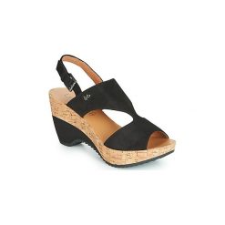 Sandały LPB Shoes JACINTHE. Czarne sandały damskie marki LPB Shoes, bez wzorów, bez obcasa, bez zapięcia. Za 219,00 zł.