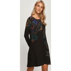 Desigual - Sukienka. Czarne sukienki damskie Desigual, na co dzień, s, bez wzorów, z elastanu, casualowe, z okrągłym kołnierzem, bez rękawów, mini, rozkloszowane. Za 359,90 zł.