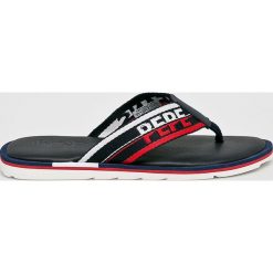 Pepe Jeans - Japonki Barrel Tape. Niebieskie kapcie męskie Pepe Jeans, z jeansu, bez zapięcia. W wyprzedaży za 99,90 zł.