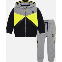 Mayoral - Komplet dziecięcy 92-134 cm. Żółte spodnie chłopięce Mayoral, z nadrukiem, z bawełny, długie. W wyprzedaży za 109,90 zł.