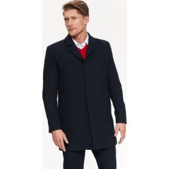 KLASYCZNY PŁASZCZ MĘSKI Z WEŁNIANEJ TKANINY. Niebieskie płaszcze męskie marki Top Secret, na zimę, xxl, z wełny, eleganckie. W wyprzedaży za 149,99 zł.